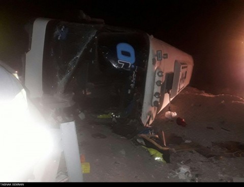سه کشته حاصل واژگونی یک دستگاه اتوبوس در کمربندی شاهرود به دامغان/اسامی مجروحان