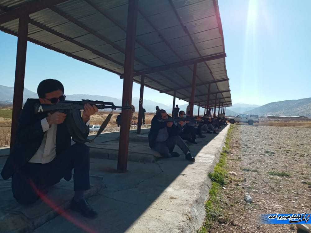 خبرنگاران شهر یاسوج دست به اسلحه شدند+ تصاویر