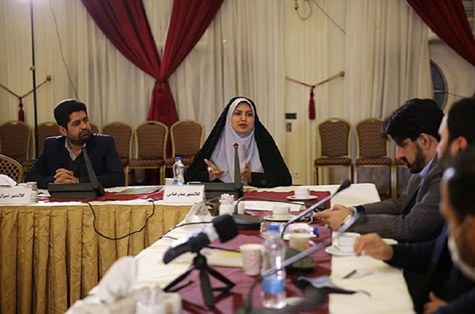 مریم پاسالار در نشست با سخنگوی دولت: استفاده از ظرفیت بانوان در مدیریت روابط عمومیها افزایش یابد/ ايجاد نمايشگاها دايمی و موقت جهت تقويت اقتصادي توليدكنندگان محصولات خانگي امری ضروری است