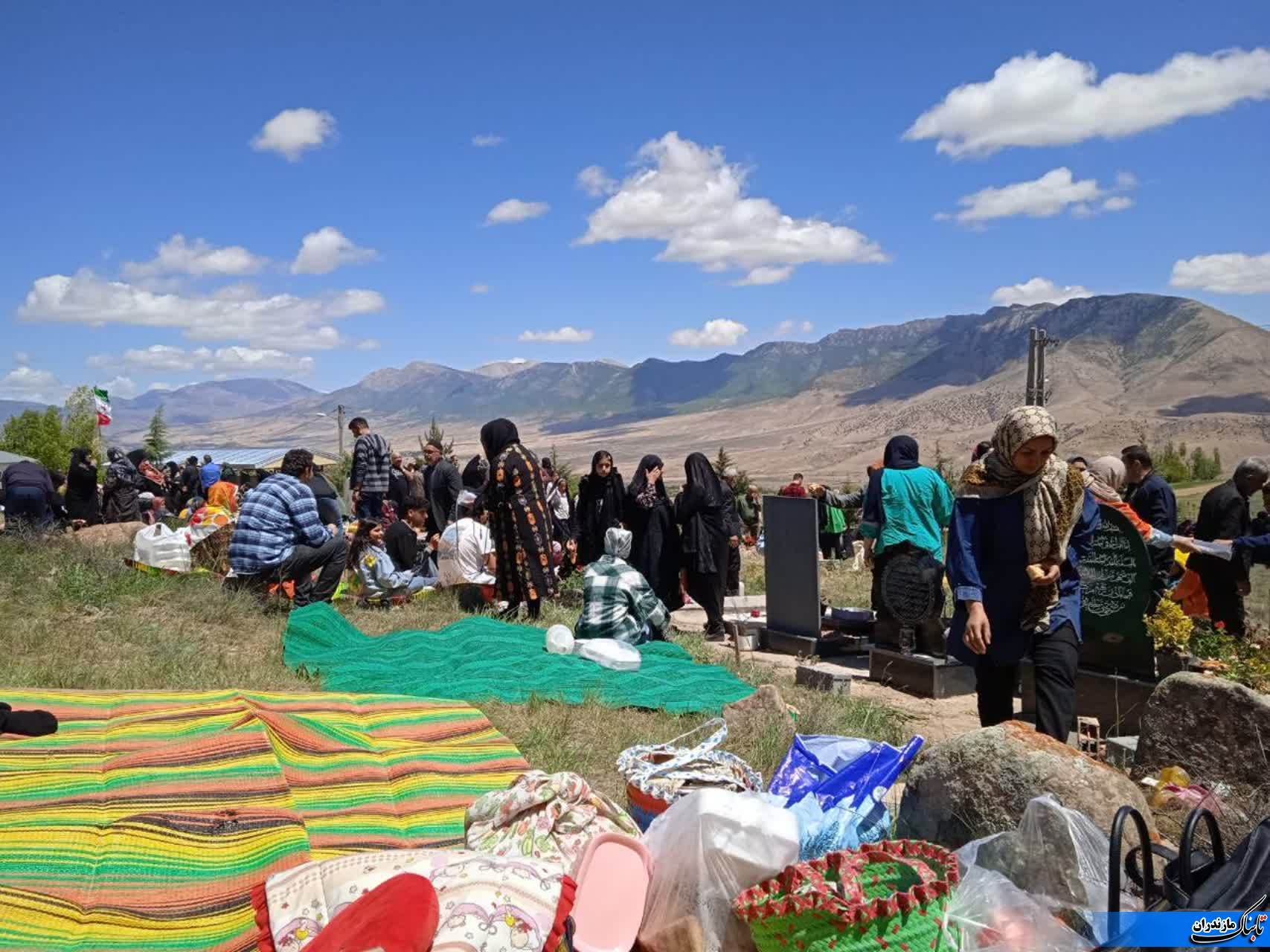 عید مردگان در روستای ولویه علیا چهاردانگه ساری همراه با افتتاح گلزار پنج مزاری شهدا