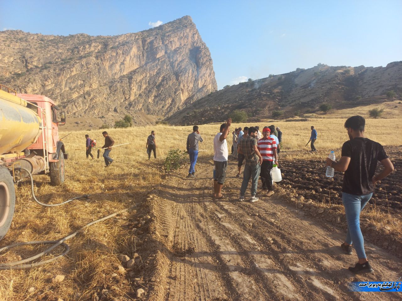 نبرد شورای اداری لنده با آتش/روزی که شهرداری کولاک کرد و برخی مدیران و مردم برای طبیعت با شجاعت پای کار آمدند نبرد شورای اداری لنده با آتش/روزی که شهرداری کولاک کرد و برخی مدیران و مردم برای طبیعت با شجاعت پای کار آمدند