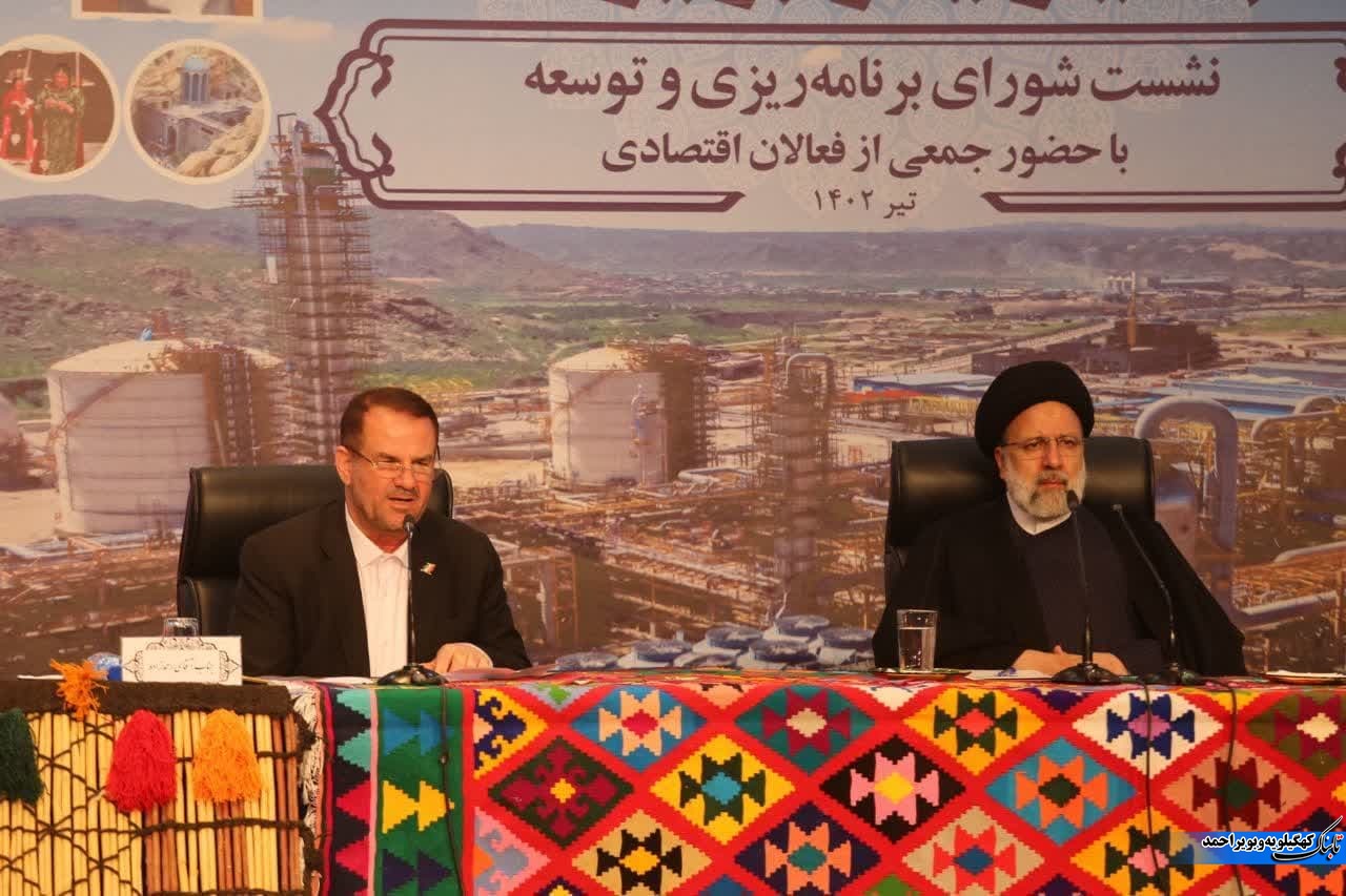 کسی که گذشتگان را داوری می کند بداند مورد قضاوت آیندگان قرار می گیرد