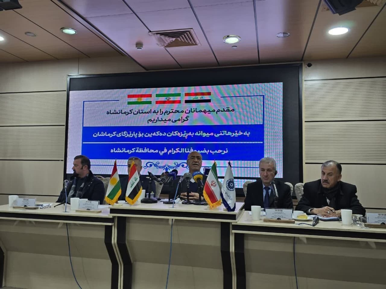 امضای تفاهمنامه مشترک بین اتاقهای بازرگانی کرمانشاه و عراق امضای تفاهمنامه مشترک بین اتاقهای بازرگانی کرمانشاه و عراق