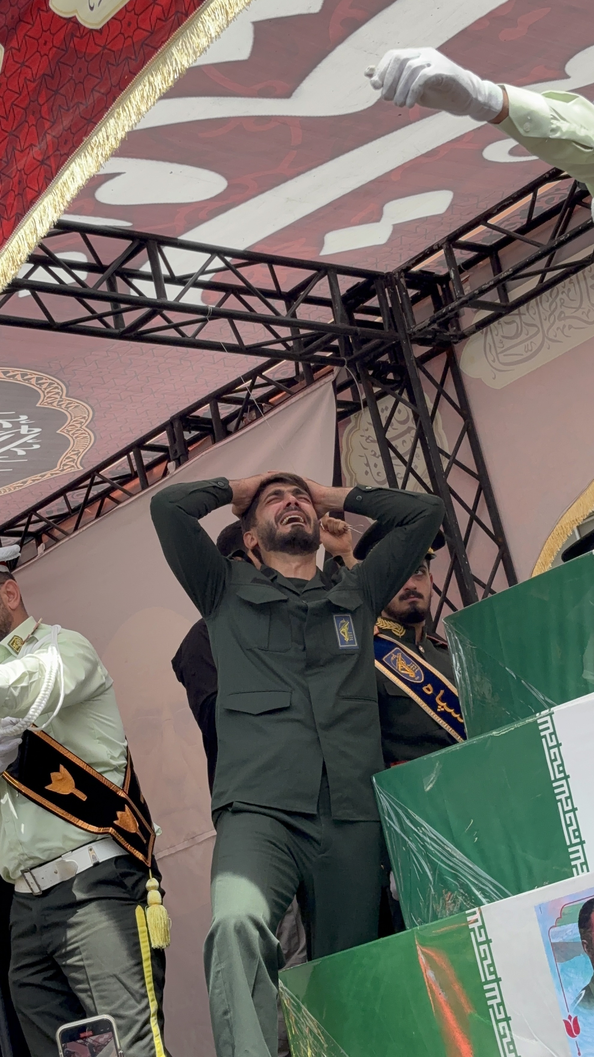 وداع با شکوه تهرانی ها با شهدای حمله رژیم صهیونیستی/ در حال تنظیم وداع با شکوه تهرانی ها با شهدای حمله رژیم صهیونیستی/ در حال تنظیم