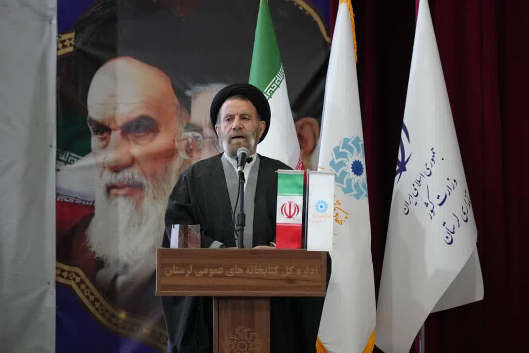 رویداد ملی قهرمان فرصتی برای ترویج فرهنگ ایثار با زبان کتاب است