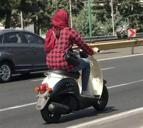 واقعیتی که دیده میشود، قانونی که دیده نمیشود واقعیتی که دیده میشود، قانونی که دیده نمیشود