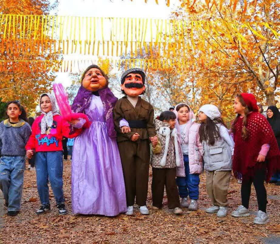 برگزاری سومین جشنواره پاییزی برگریزان هگمتانه، در همدان + عکس برگزاری سومین جشنواره پاییزی برگریزان هگمتانه، در همدان + عکس