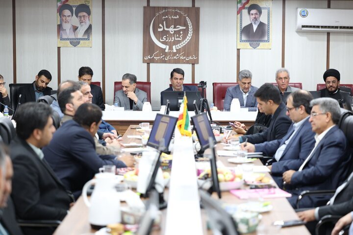 تحول در الگوی کشت جنوب کرمان/استاندار بر بازارمحوری تأکید کرد و بازرس کل نسبت به تصمیمات سلیقهای هشدار داد تحول در الگوی کشت جنوب کرمان/استاندار بر بازارمحوری تأکید کرد و بازرس کل نسبت به تصمیمات سلیقهای هشدار داد